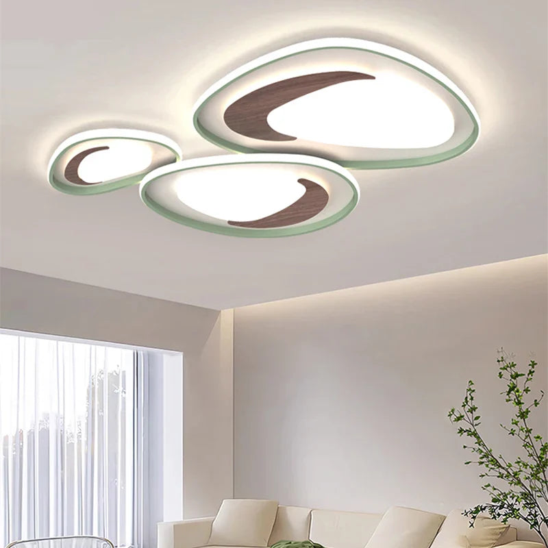 Noordse hanglamp van Scandinavisch hout