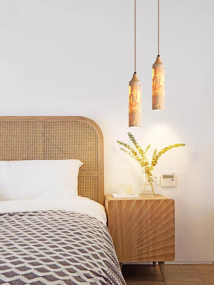 Japanse houten kroonluchter in wabi-sabi design voor binnenhuisdecoratie