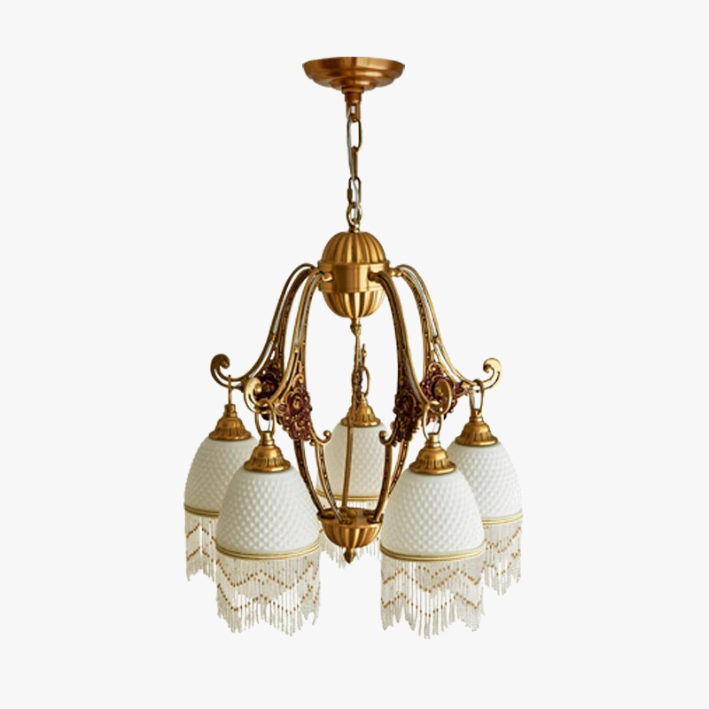 retro koperen kroonluchter met middeleeuwse vintage pendelstukken